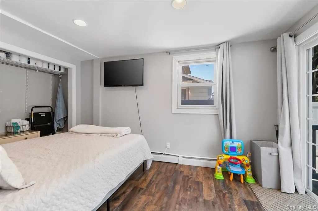 33 Prospect Avenue Lynbrook NY 11563