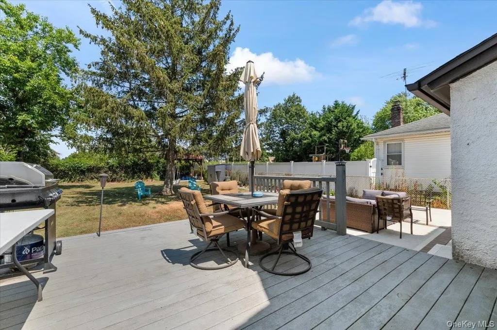 33 Prospect Avenue Lynbrook NY 11563