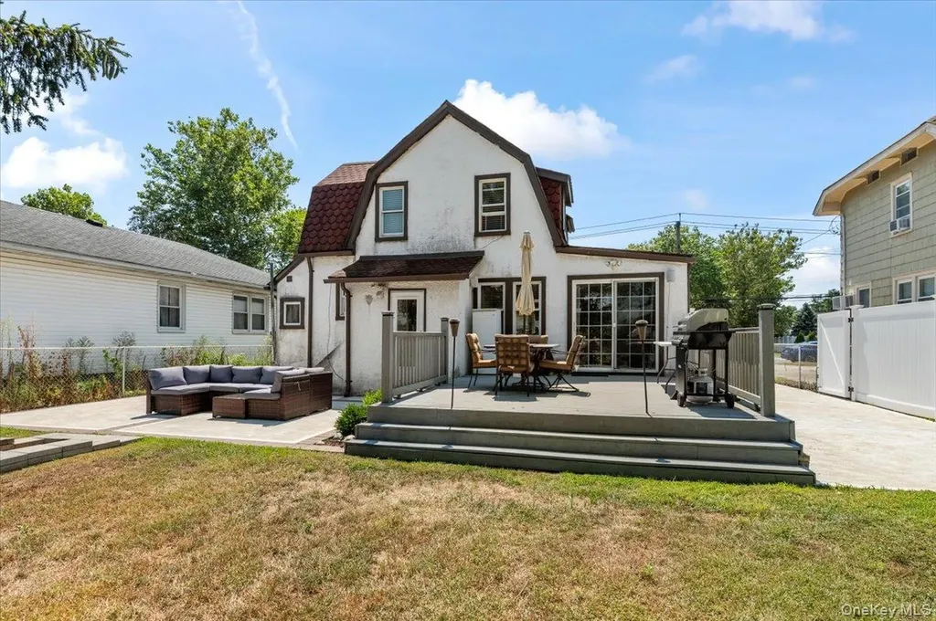 33 Prospect Avenue Lynbrook NY 11563
