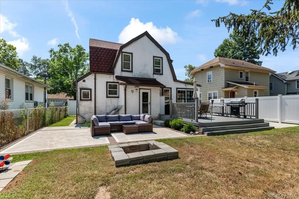 33 Prospect Avenue Lynbrook NY 11563