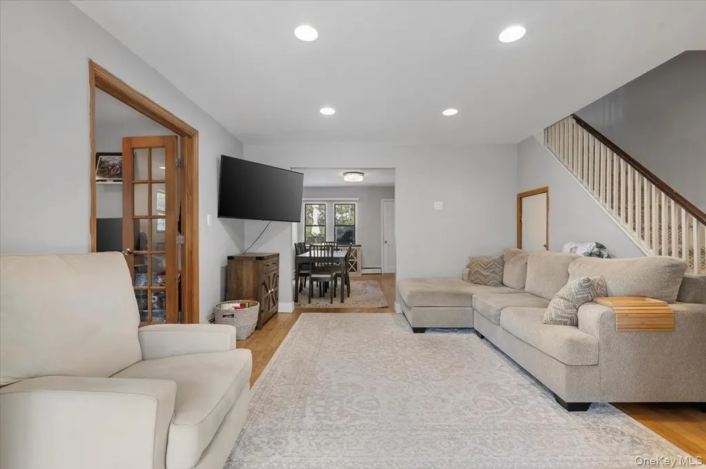 33 Prospect Avenue Lynbrook NY 11563
