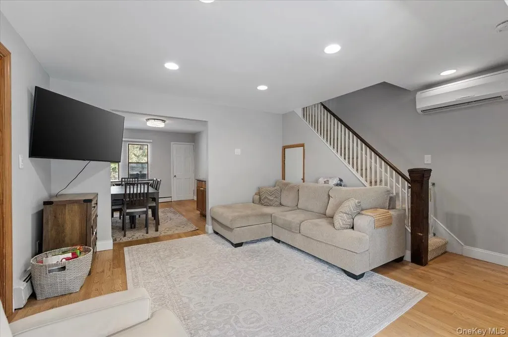 33 Prospect Avenue Lynbrook NY 11563