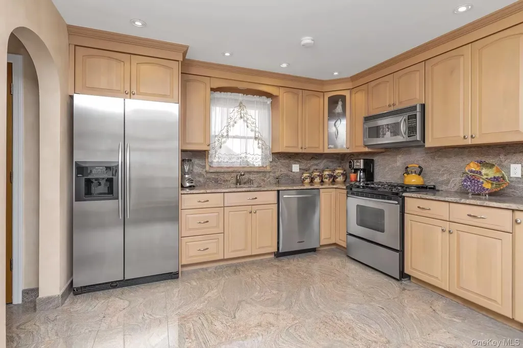 15421 Bayside Avenue Flushing NY 11354
