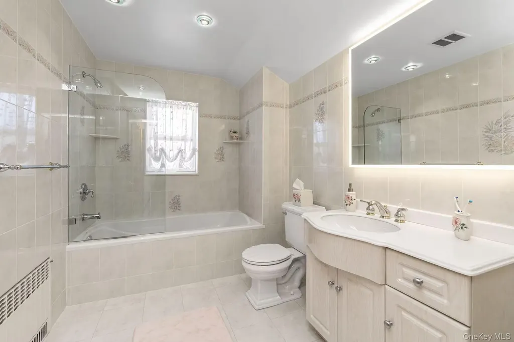 15421 Bayside Avenue Flushing NY 11354
