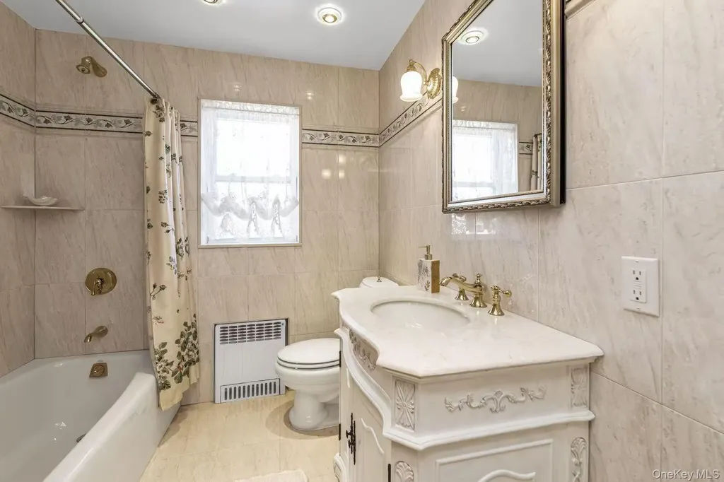 15421 Bayside Avenue Flushing NY 11354