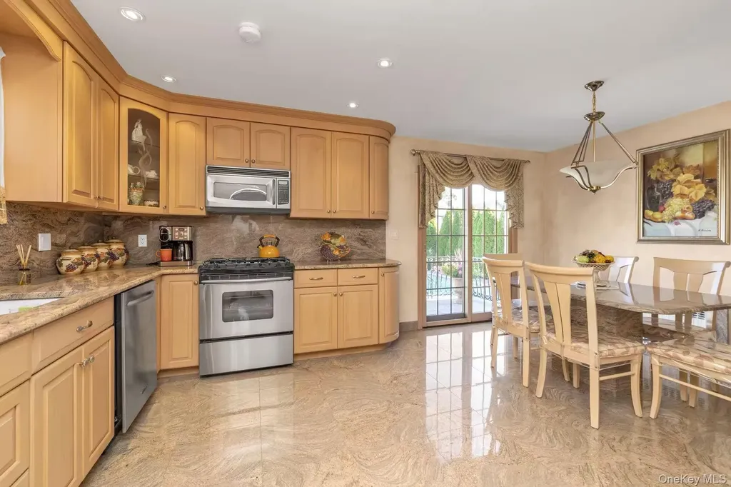 15421 Bayside Avenue Flushing NY 11354