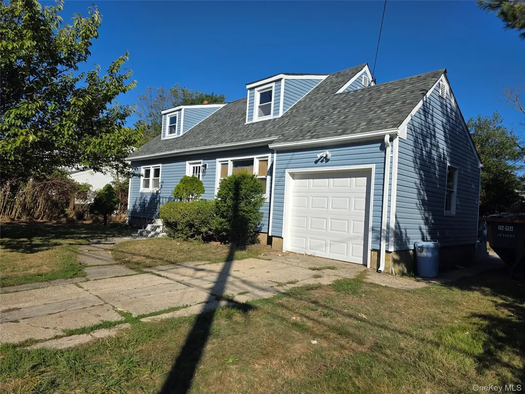 6 Hilliard Avenue Central Islip NY 11722
