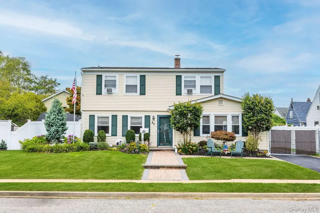 45 Forge Lane Levittown NY 11756