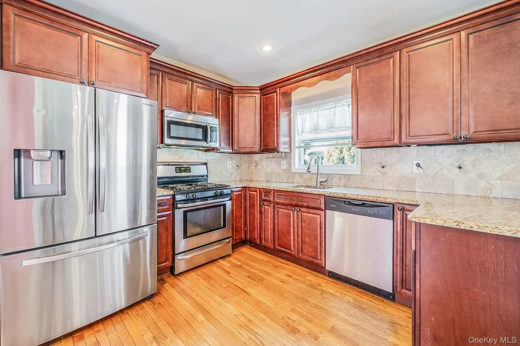 94 Richard Avenue Islip Terrace NY 11752