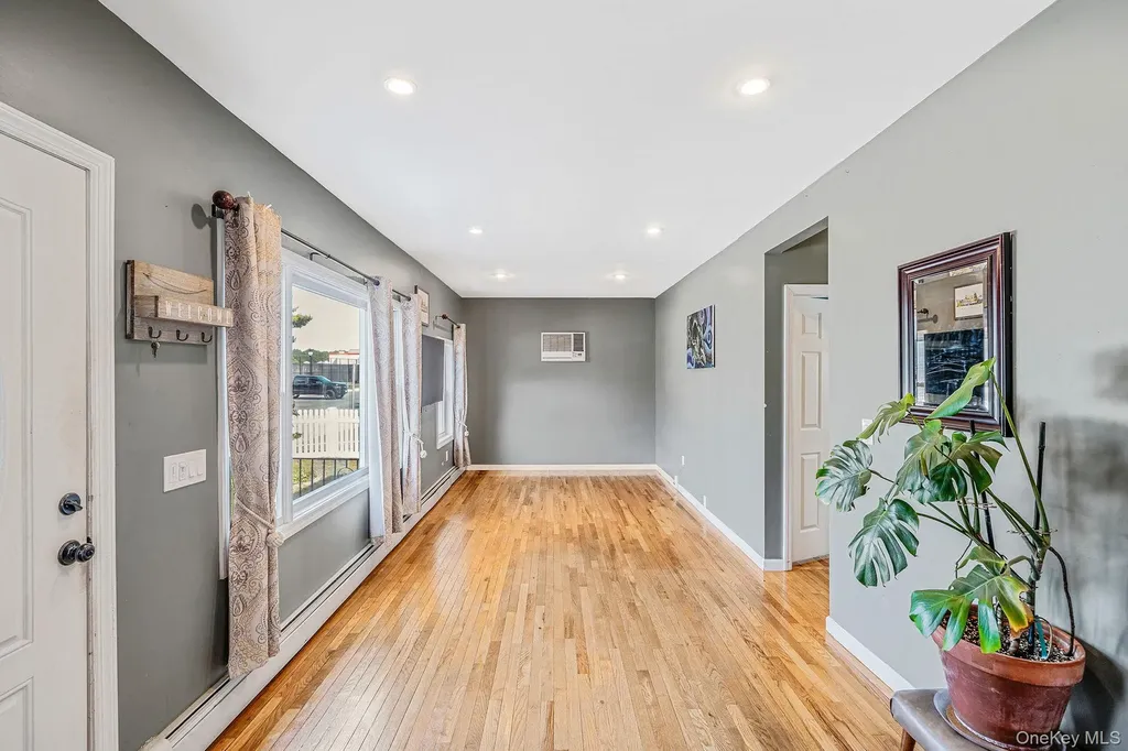 94 Richard Avenue Islip Terrace NY 11752