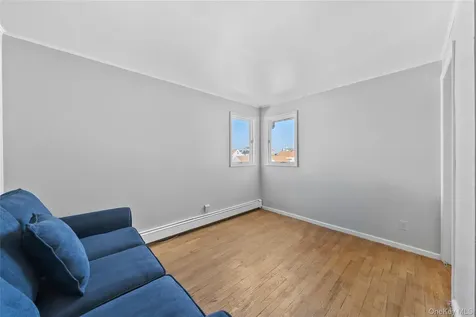 15 Hayes Road Amity Harbor NY 11701