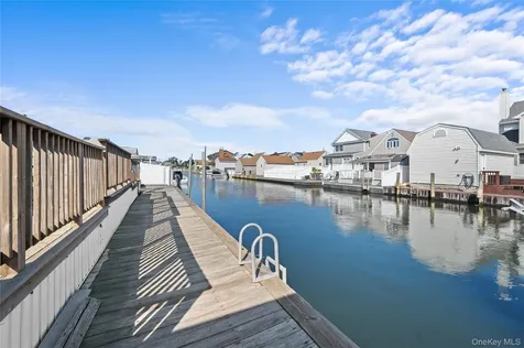 15 Hayes Road Amity Harbor NY 11701