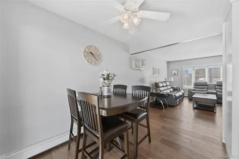 15 Hayes Road Amity Harbor NY 11701