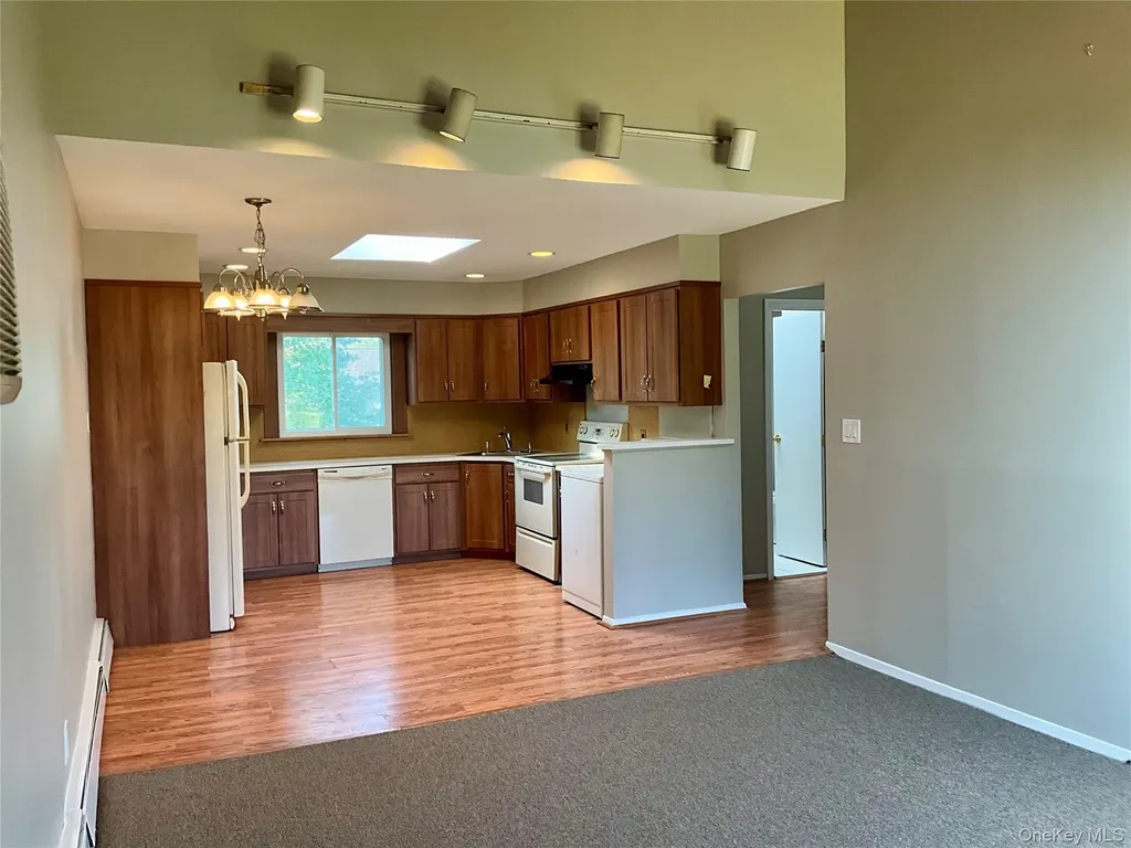 17 Rural Lane Levittown NY 11756