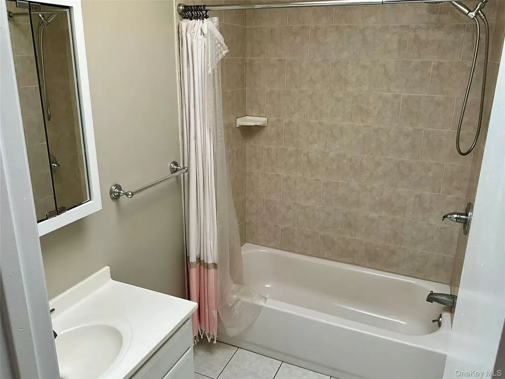 17 Rural Lane Levittown NY 11756