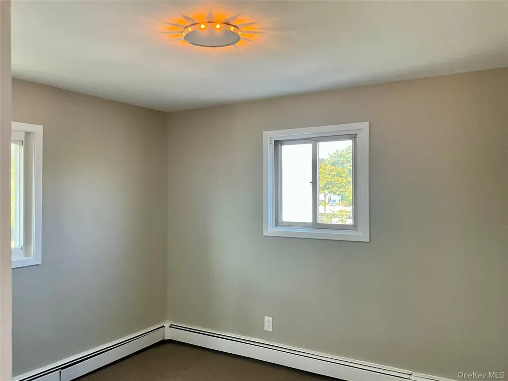 17 Rural Lane Levittown NY 11756