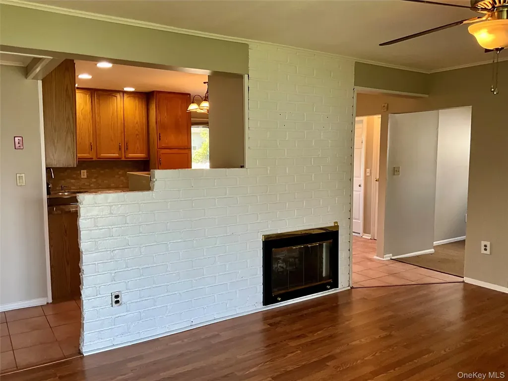 17 Rural Lane Levittown NY 11756