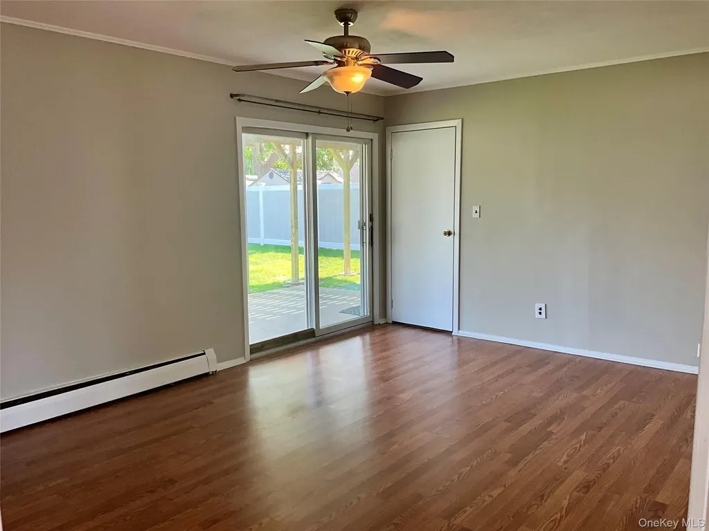 17 Rural Lane Levittown NY 11756