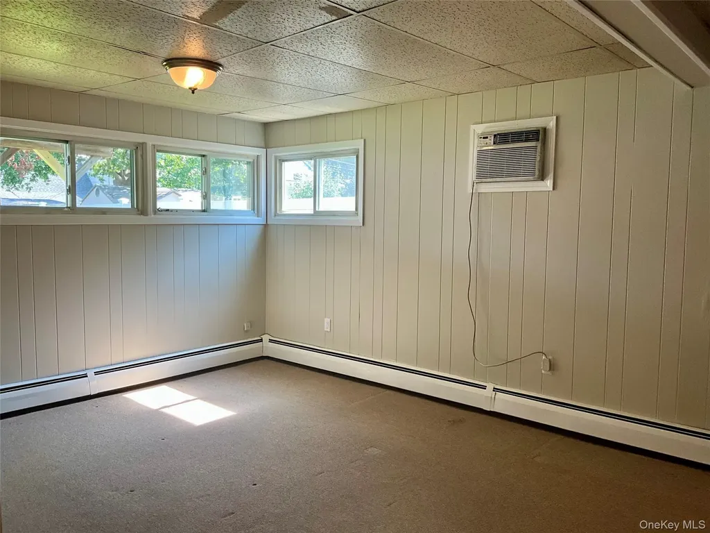 17 Rural Lane Levittown NY 11756
