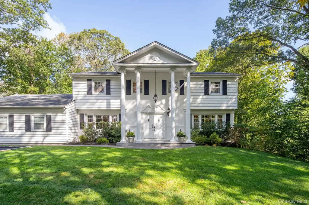 511 Wolf Hill Road Dix Hills NY 11746