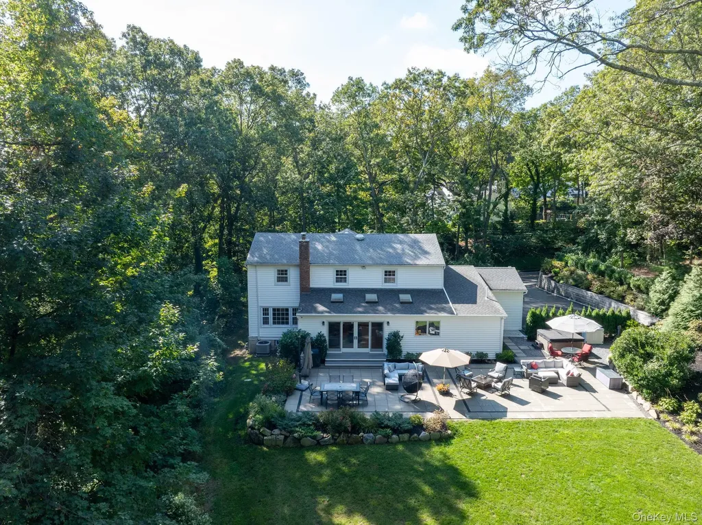 511 Wolf Hill Road Dix Hills NY 11746