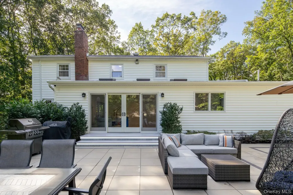 511 Wolf Hill Road Dix Hills NY 11746
