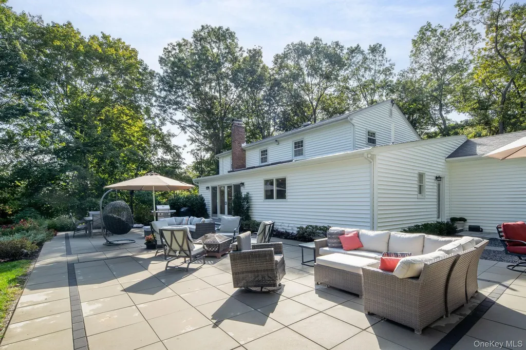 511 Wolf Hill Road Dix Hills NY 11746