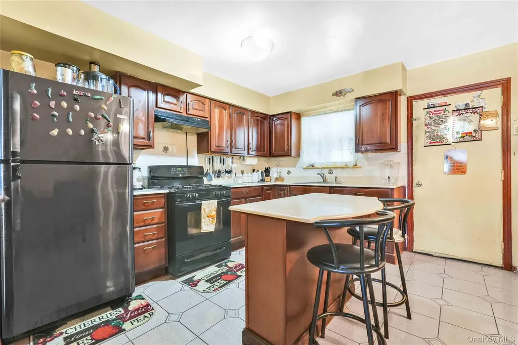1472 Stickney Place Bronx NY 10469