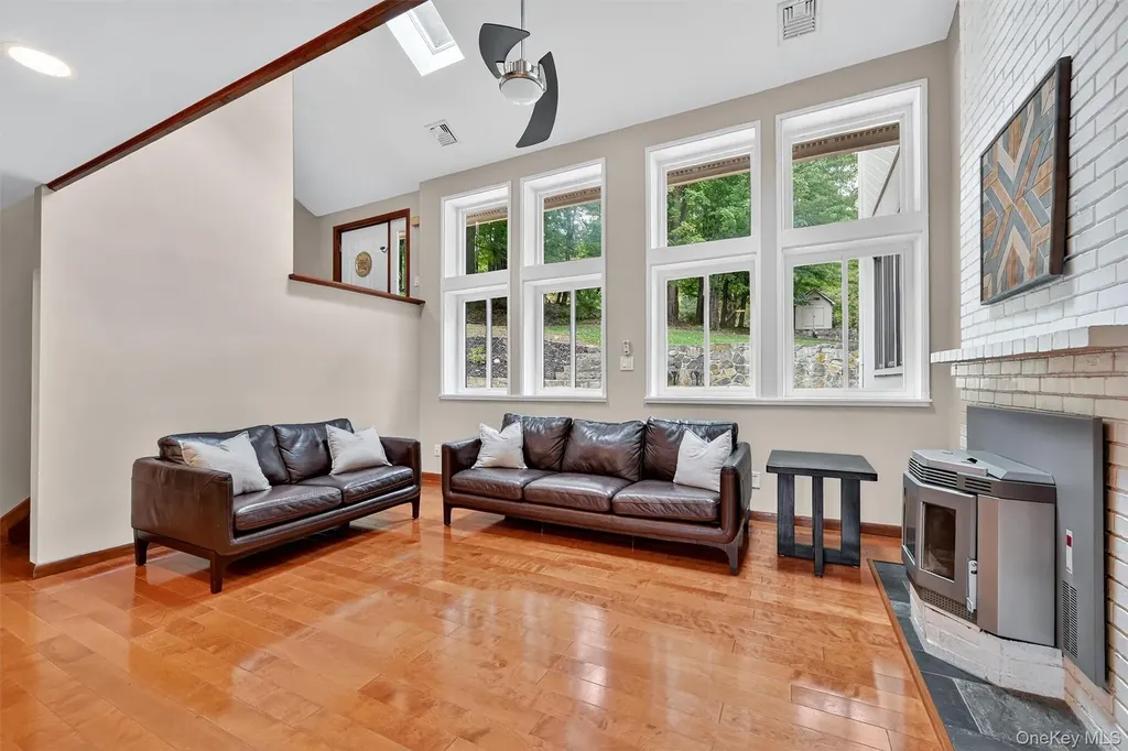 2 Tenny Lane Cornwall NY 12518