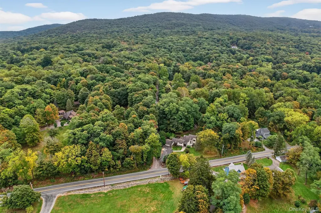 2 Tenny Lane Cornwall NY 12518