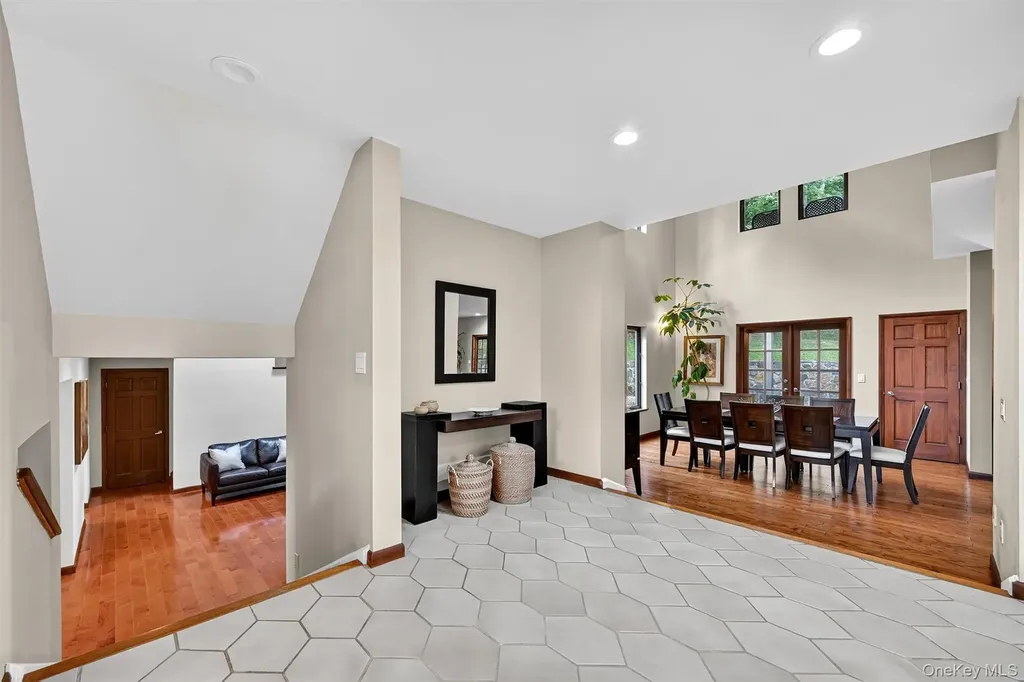 2 Tenny Lane Cornwall NY 12518