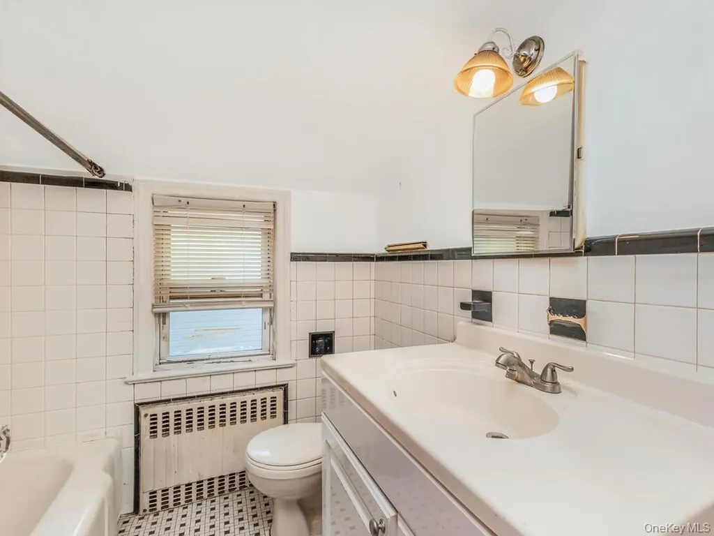 2398 Centre Avenue Bellmore NY 11710