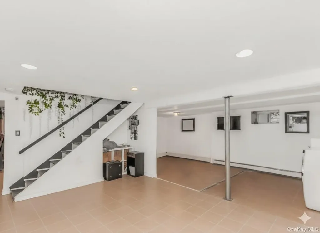 2398 Centre Avenue Bellmore NY 11710