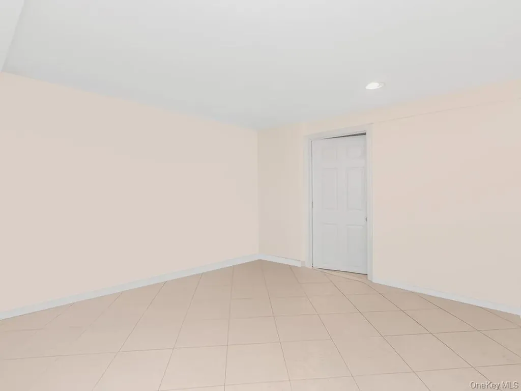 2398 Centre Avenue Bellmore NY 11710