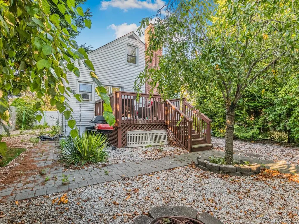2398 Centre Avenue Bellmore NY 11710