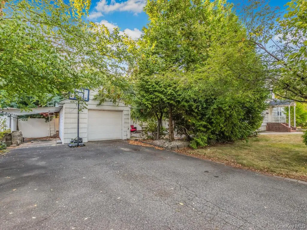 2398 Centre Avenue Bellmore NY 11710
