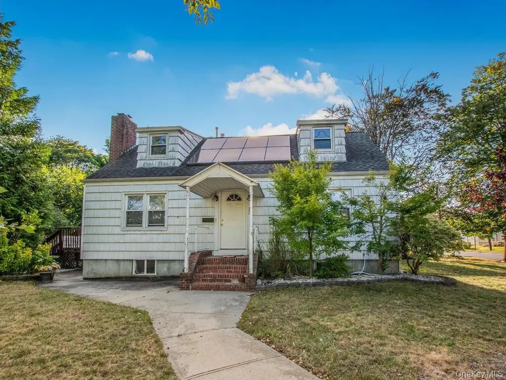 2398 Centre Avenue Bellmore NY 11710