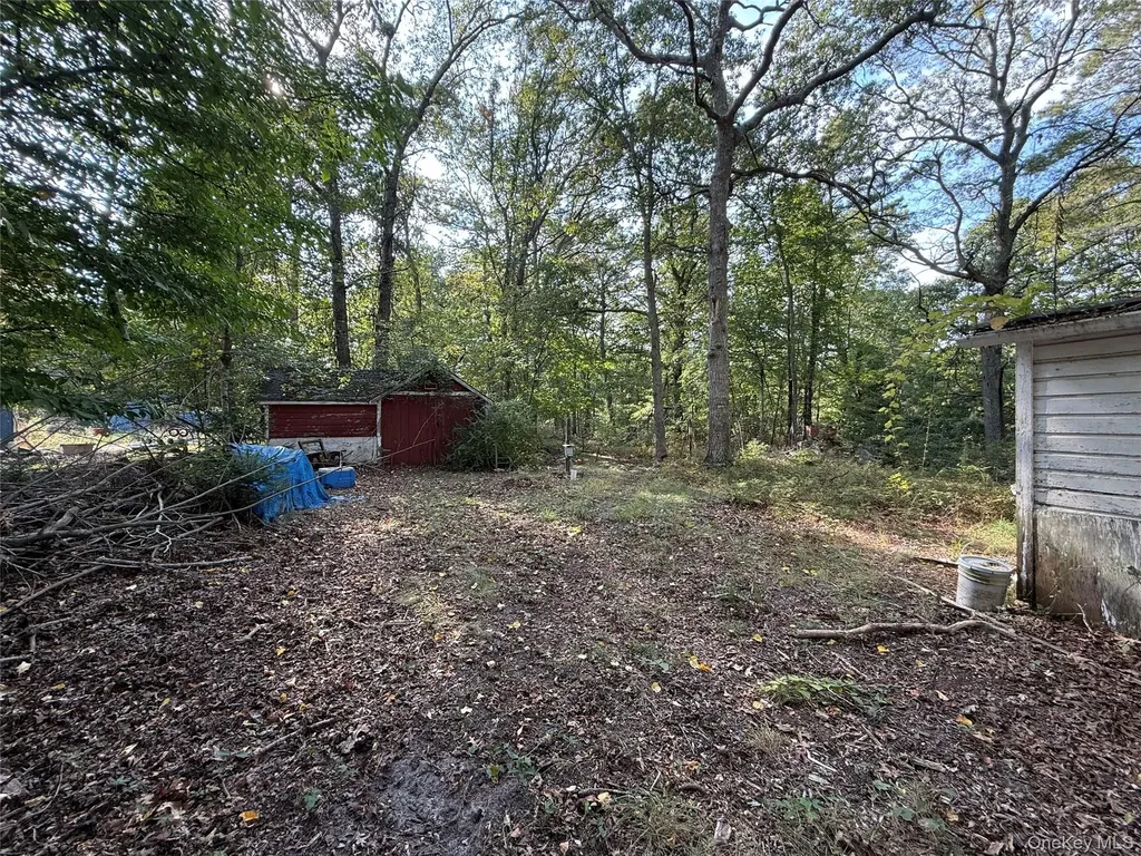 20 Primrose Path Manorville NY 11949
