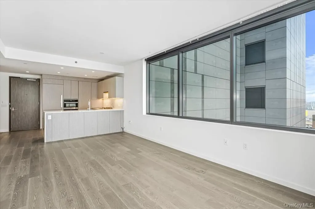 13336 37 Avenue Flushing NY 11354