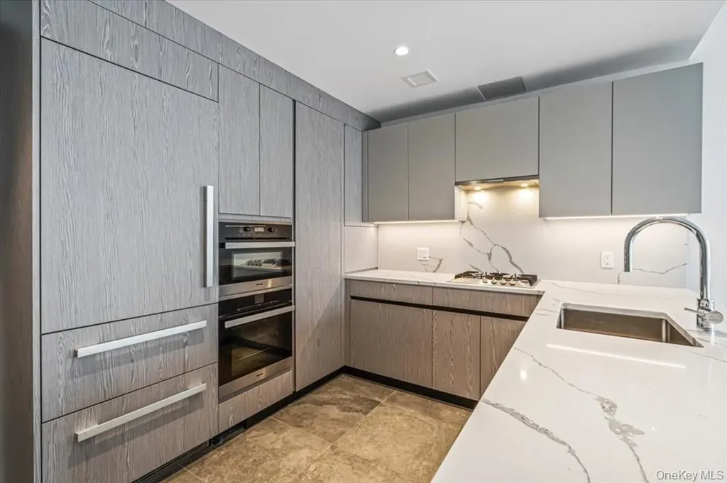 13336 37 Avenue Flushing NY 11354