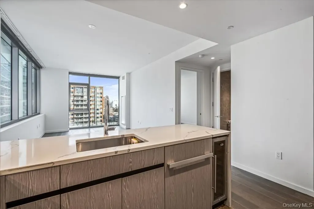 13336 37 Avenue Flushing NY 11354
