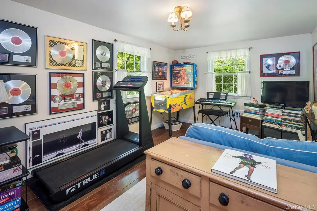 93 Cross Pond Road Pound Ridge NY 10576