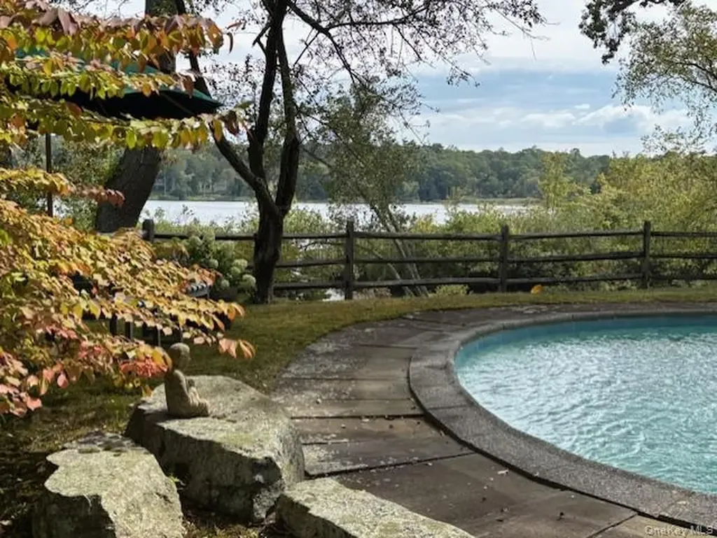 93 Cross Pond Road Pound Ridge NY 10576