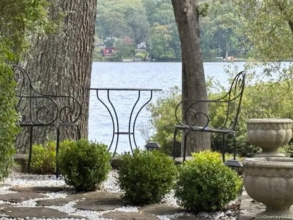 93 Cross Pond Road Pound Ridge NY 10576