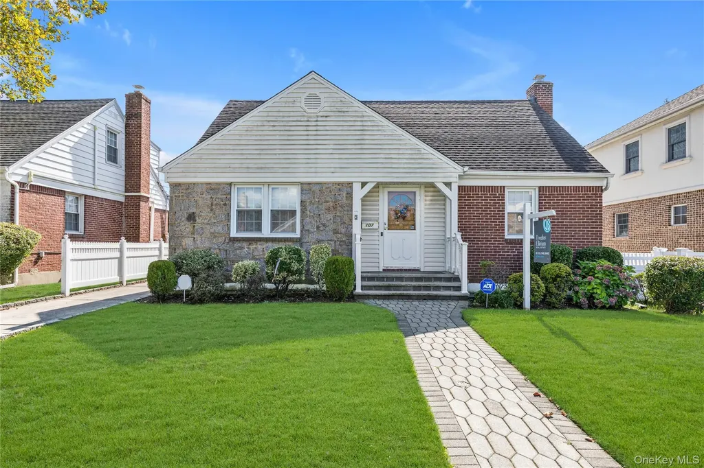 107 Aster Drive New Hyde Park NY 11040
