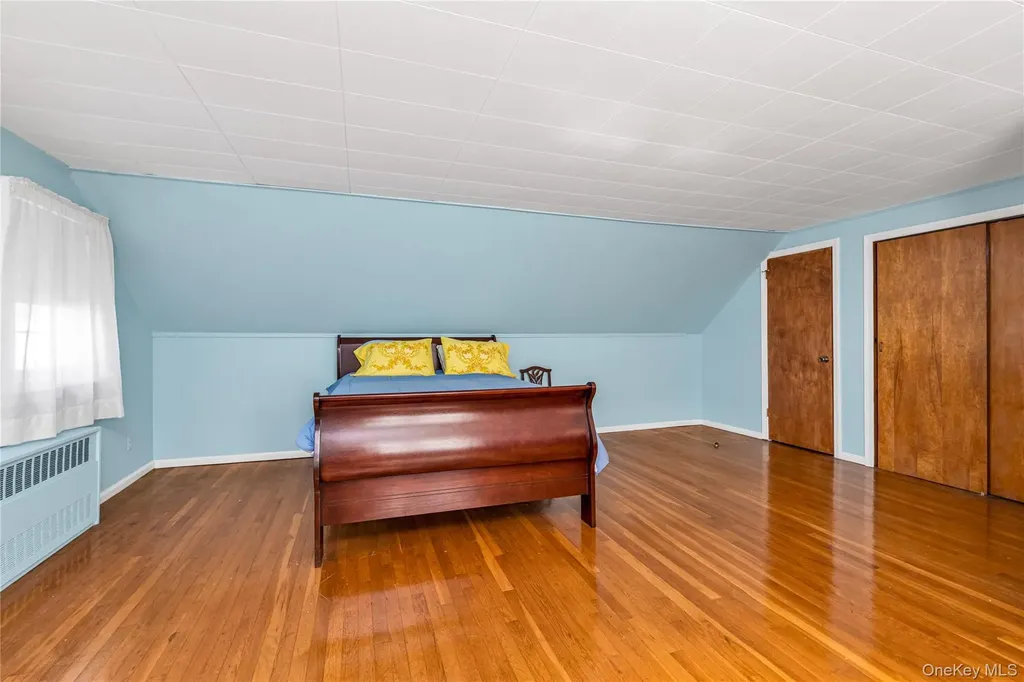 107 Aster Drive New Hyde Park NY 11040