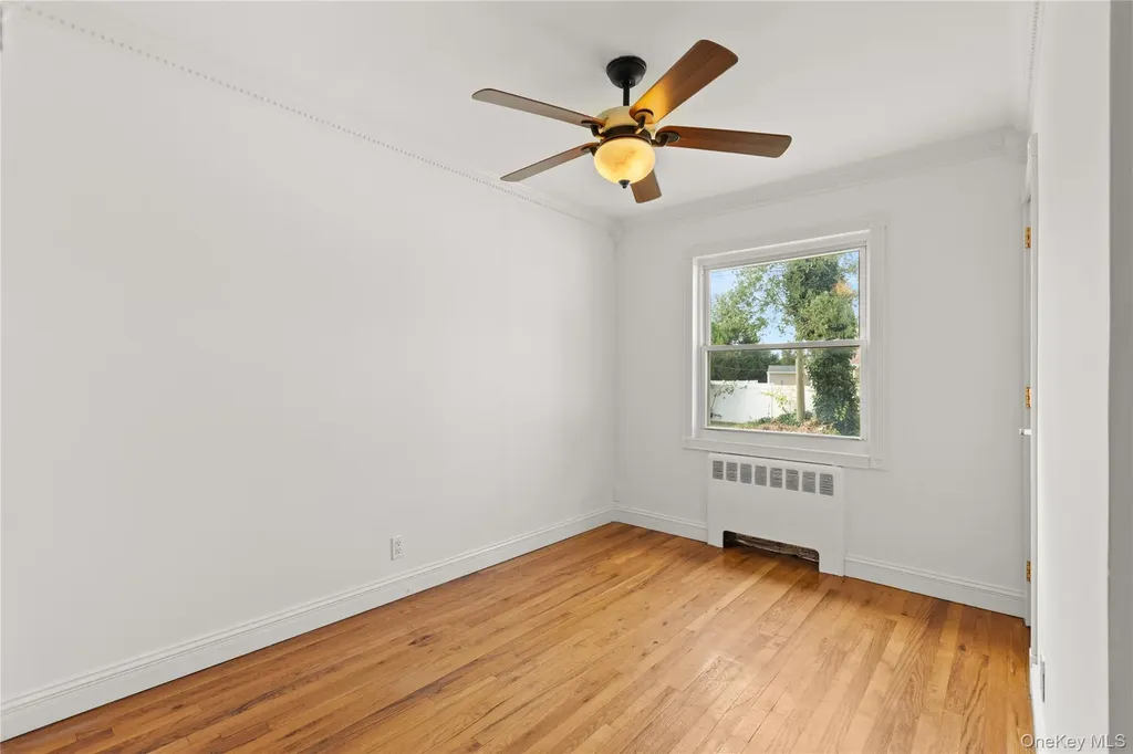 7 Norman Place Massapequa NY 11758