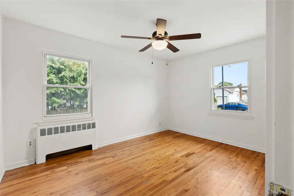 7 Norman Place Massapequa NY 11758