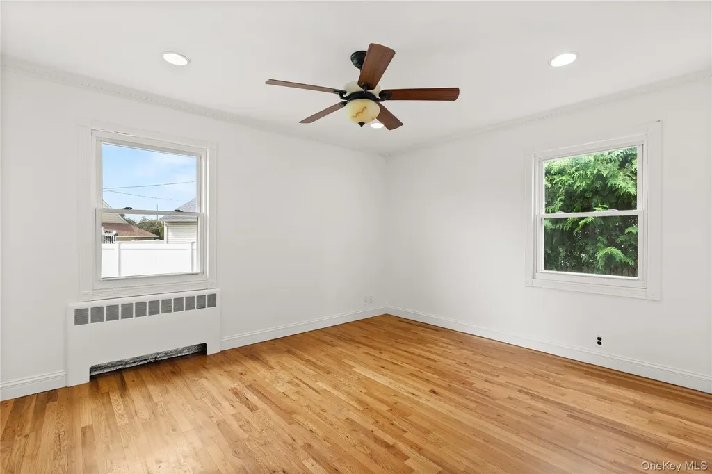 7 Norman Place Massapequa NY 11758