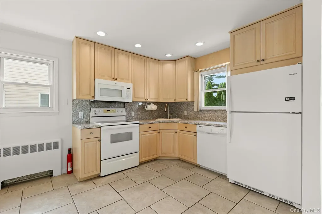 7 Norman Place Massapequa NY 11758